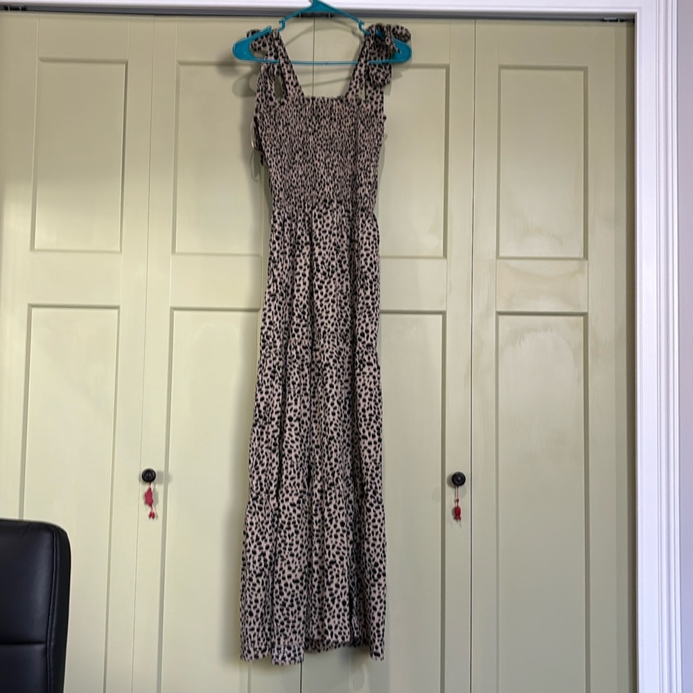 Leopard print flowy maxi dress